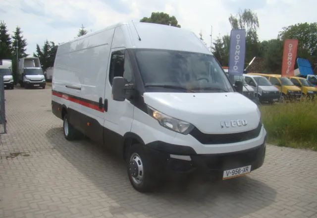 Iveco DAILY 35 C 15 MAXI BLIŹNIAKI 3.5T - Furgon: 4 kép. Iveco DAILY 35 C 15 MAXI BLIŹNIAKI 3.5T - Furgon: 4 kép.
