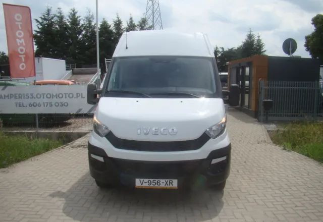 Iveco DAILY 35 C 15 MAXI BLIŹNIAKI 3.5T - Furgon: 3 kép. Iveco DAILY 35 C 15 MAXI BLIŹNIAKI 3.5T - Furgon: 3 kép.