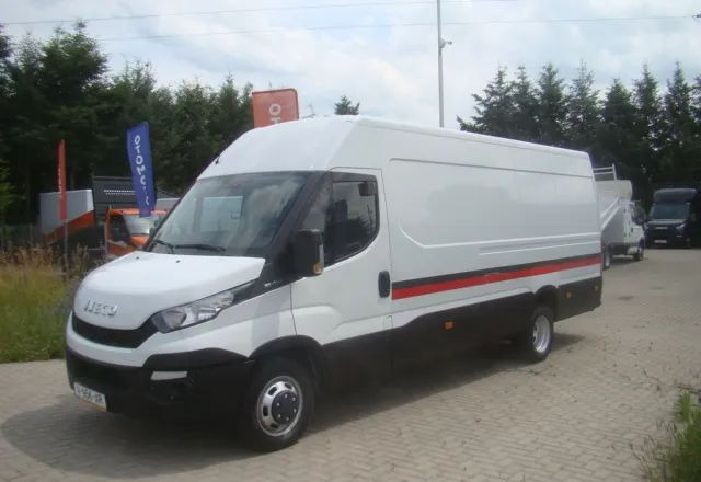 Iveco DAILY 35 C 15 MAXI BLIŹNIAKI 3.5T - Furgon: 2 kép. Iveco DAILY 35 C 15 MAXI BLIŹNIAKI 3.5T - Furgon: 2 kép.