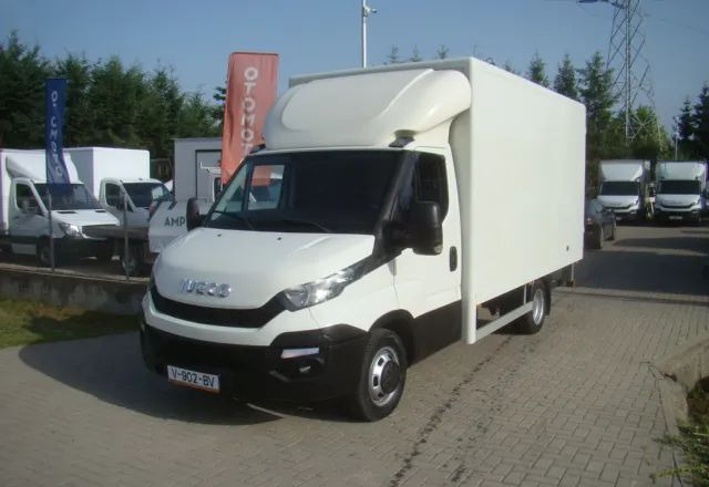Iveco DAILY 40 C 15 3.0TDI 3.5T DMC WINDA 1000KG1000KG - Dobozos kisteherautó: 1 kép. Iveco DAILY 40 C 15 3.0TDI 3.5T DMC WINDA 1000KG1000KG - Dobozos kisteherautó: 1 kép.