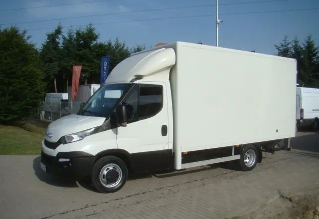 Iveco DAILY 40 C 15 3.0TDI 3.5T DMC WINDA 1000KG1000KG - Dobozos kisteherautó: 2 kép. Iveco DAILY 40 C 15 3.0TDI 3.5T DMC WINDA 1000KG1000KG - Dobozos kisteherautó: 2 kép.