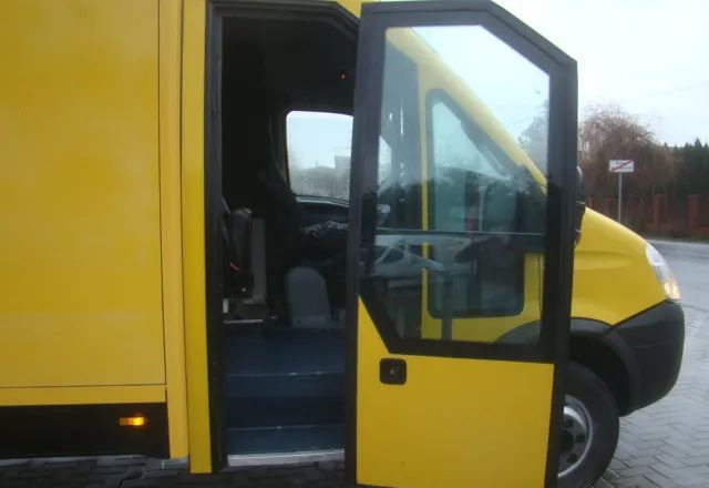 Dobozos kisteherautó Iveco DAILY 65 C 18 3.0TDI 5.10M: 20 kép. Dobozos kisteherautó Iveco DAILY 65 C 18 3.0TDI 5.10M: 20 kép.