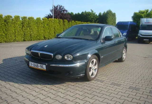 Jaguar X-Type - Szedán: 2 kép. Jaguar X-Type - Szedán: 2 kép.