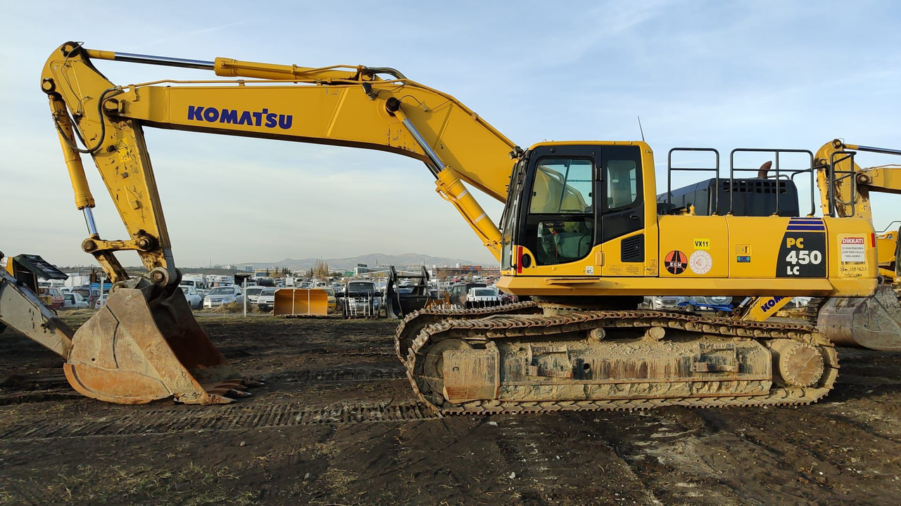 KOMATSU PC450 - Lánctalpas kotró: 2 kép. KOMATSU PC450 - Lánctalpas kotró: 2 kép.