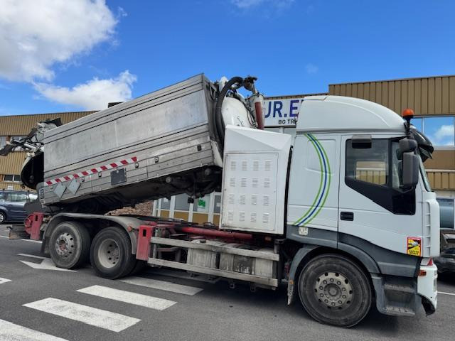 Iveco Stralis 480 - Szippantós autó: 5 kép. Iveco Stralis 480 - Szippantós autó: 5 kép.