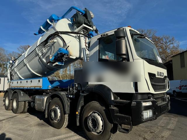 Iveco Trakker 410 - Szippantós autó: 2 kép. Iveco Trakker 410 - Szippantós autó: 2 kép.