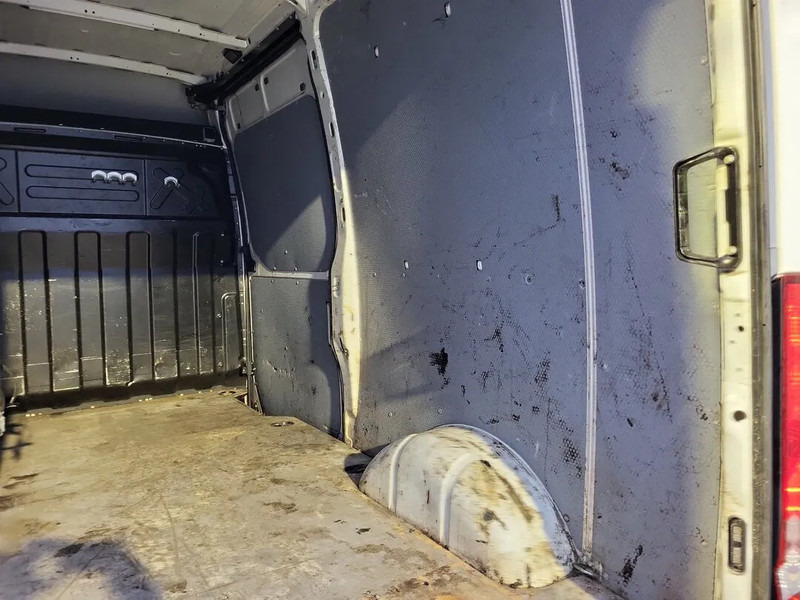 Iveco Daily 35S16 L2H2 - Furgon: 5 kép. Iveco Daily 35S16 L2H2 - Furgon: 5 kép.