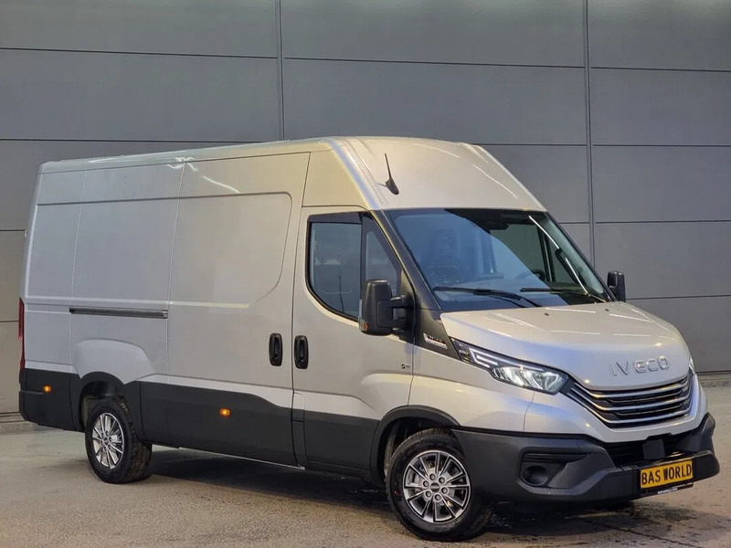 Iveco Daily 35S21 L2H2 Automatic Clima Cruise LED Parkingsensors Camera Towbar LED Euro6 2024 - Furgon: 3 kép. Iveco Daily 35S21 L2H2 Automatic Clima Cruise LED Parkingsensors Camera Towbar LED Euro6 2024 - Furgon: 3 kép.