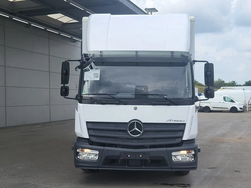 Mercedes-Benz Atego 816 - Hűtős teherautó: 5 kép. Mercedes-Benz Atego 816 - Hűtős teherautó: 5 kép.