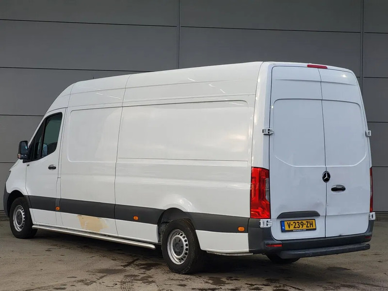 Mercedes-Benz Sprinter - Furgon: 2 kép. Mercedes-Benz Sprinter - Furgon: 2 kép.