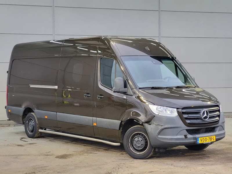 Mercedes-Benz Sprinter L3H2 - Furgon: 4 kép. Mercedes-Benz Sprinter L3H2 - Furgon: 4 kép.