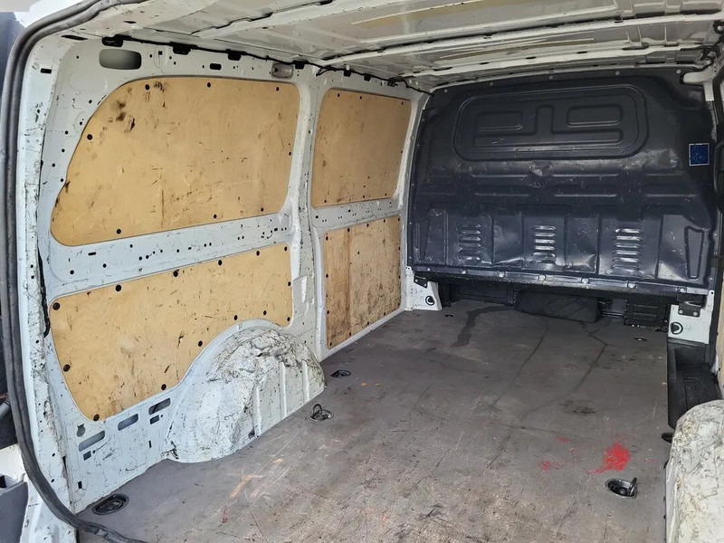 Mercedes-Benz Vito 114 - Kis furgon, Duplakabinos kisteherautó: 5 kép. Mercedes-Benz Vito 114 - Kis furgon, Duplakabinos kisteherautó: 5 kép.