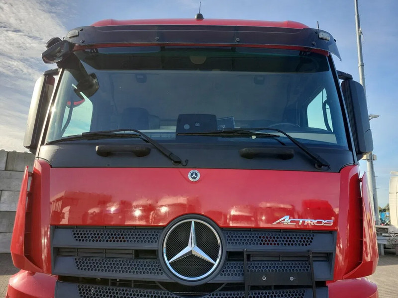 Mercedes-Benz Actros Actros 1942 - Nyergesvontató: 4 kép. Mercedes-Benz Actros Actros 1942 - Nyergesvontató: 4 kép.