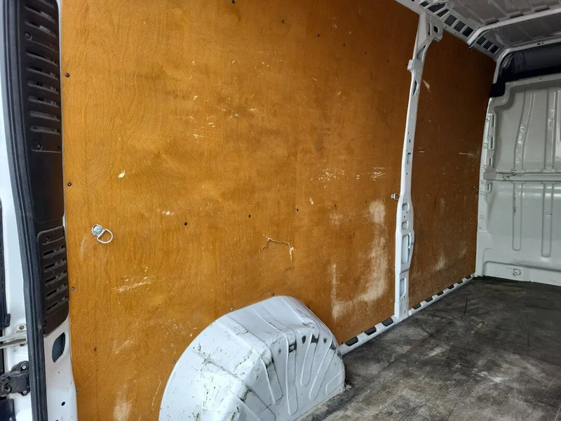 Peugeot Boxer - Furgon, Duplakabinos kisteherautó: 5 kép. Peugeot Boxer - Furgon, Duplakabinos kisteherautó: 5 kép.