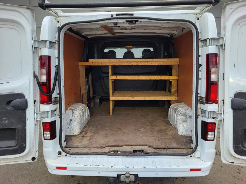 Renault Trafic - Kis furgon, Duplakabinos kisteherautó: 4 kép. Renault Trafic - Kis furgon, Duplakabinos kisteherautó: 4 kép.