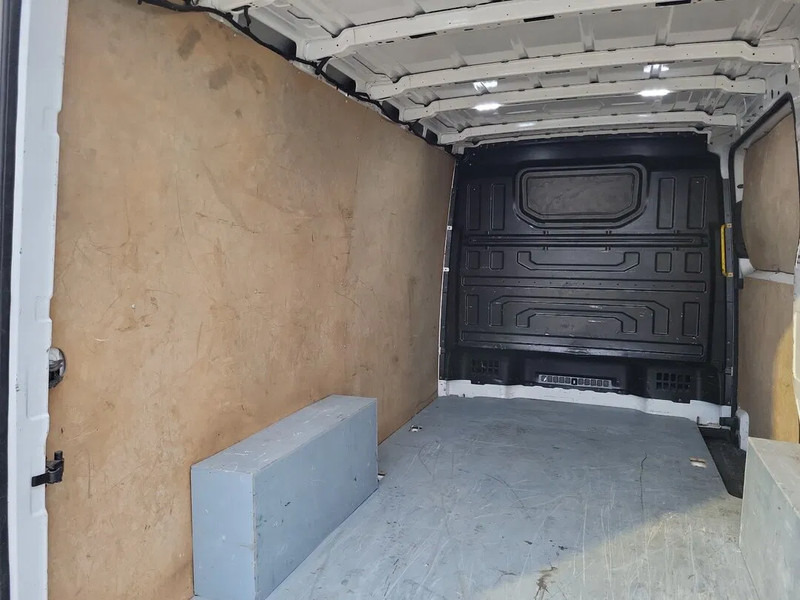 Volkswagen Crafter Crafter - Kis furgon: 4 kép. Volkswagen Crafter Crafter - Kis furgon: 4 kép.