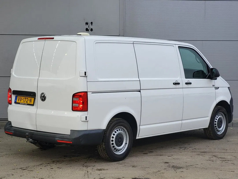 Volkswagen Transporter - Kis furgon: 4 kép. Volkswagen Transporter - Kis furgon: 4 kép.