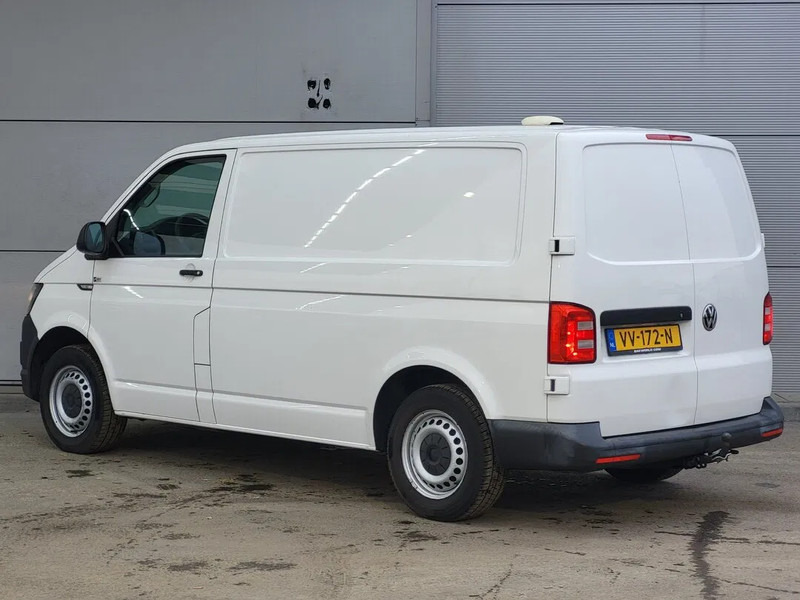 Volkswagen Transporter - Kis furgon: 2 kép. Volkswagen Transporter - Kis furgon: 2 kép.