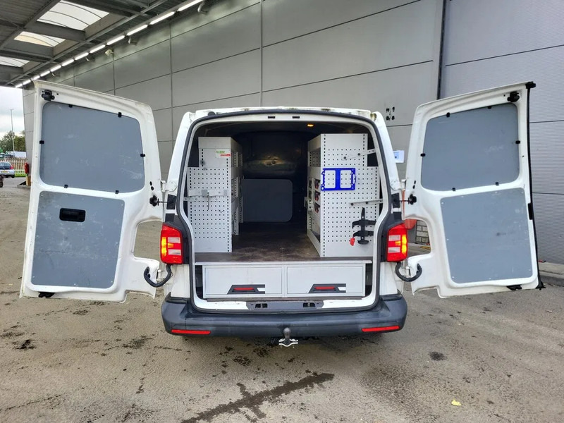 Volkswagen Transporter - Kis furgon: 5 kép. Volkswagen Transporter - Kis furgon: 5 kép.