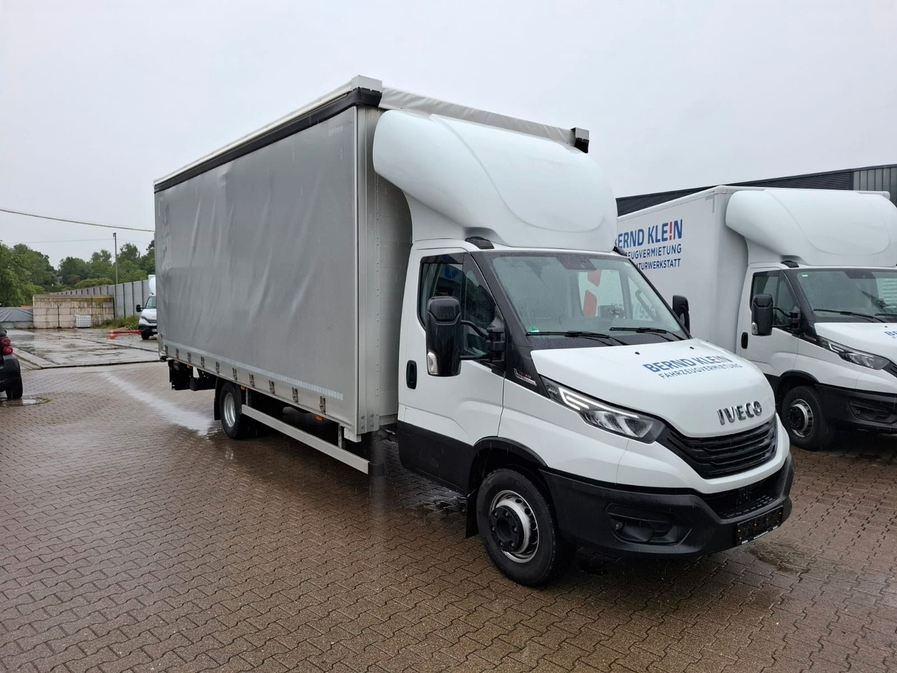 Iveco 72-210A8/P, Klima, Luft, HiMatic, LBW, RFK, - Ponyvás kisteherautó: 3 kép. Iveco 72-210A8/P, Klima, Luft, HiMatic, LBW, RFK, - Ponyvás kisteherautó: 3 kép.