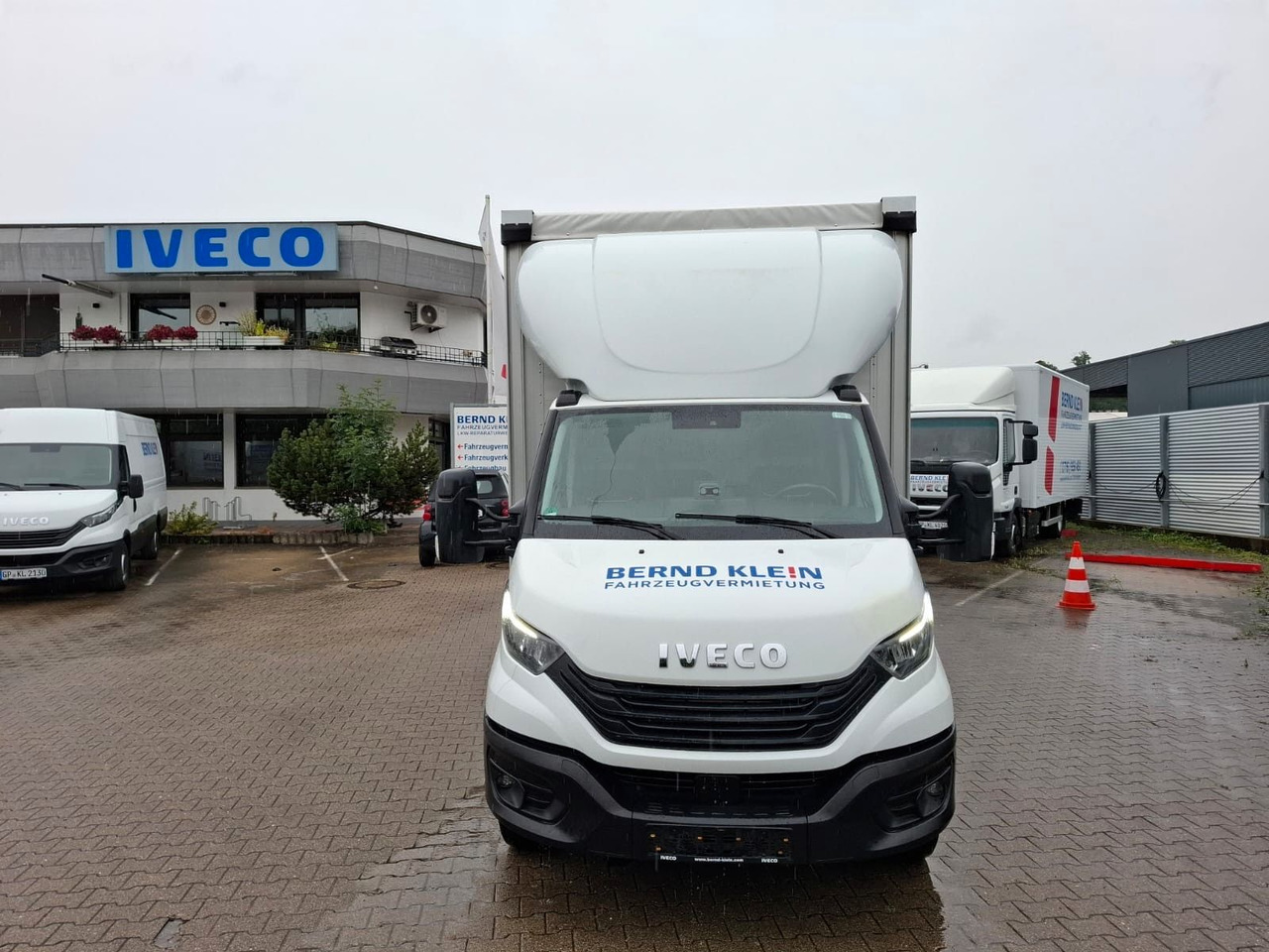 Iveco 72-210A8/P, Klima, Luft, HiMatic, LBW, RFK, - Ponyvás kisteherautó: 4 kép. Iveco 72-210A8/P, Klima, Luft, HiMatic, LBW, RFK, - Ponyvás kisteherautó: 4 kép.