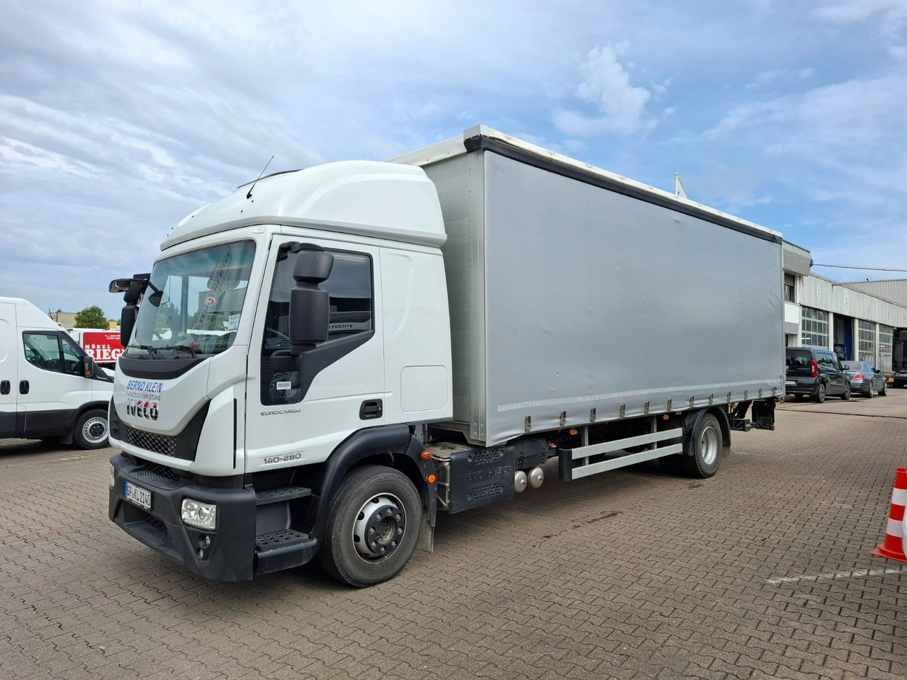 Iveco ML140-280PR, FFH, LBW, Klima, Schiebeplane, AHK - Ponyvás teherautó: 3 kép. Iveco ML140-280PR, FFH, LBW, Klima, Schiebeplane, AHK - Ponyvás teherautó: 3 kép.