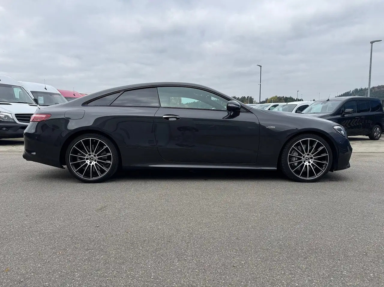 Mercedes-Benz E 53 AMG E -Klasse Coupe E 53 AMG 4Matic - Kupé: 4 kép. Mercedes-Benz E 53 AMG E -Klasse Coupe E 53 AMG 4Matic - Kupé: 4 kép.