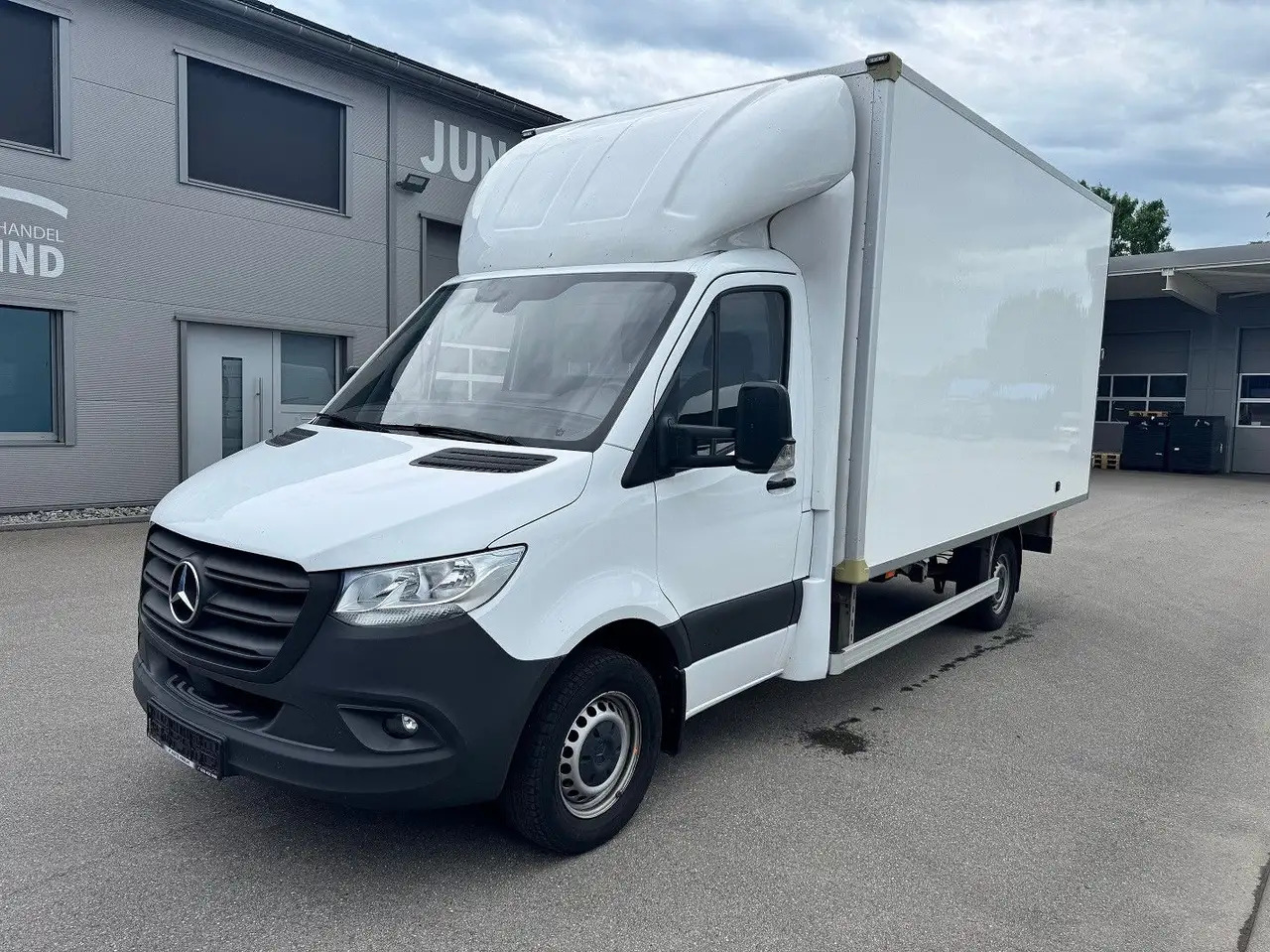 Mercedes-Benz Sprinter 315 CDI Maxi Lang Koffer Klima - Dobozos kisteherautó: 1 kép. Mercedes-Benz Sprinter 315 CDI Maxi Lang Koffer Klima - Dobozos kisteherautó: 1 kép.
