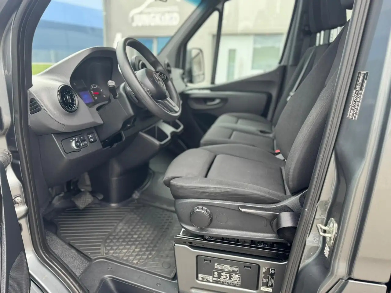Mercedes-Benz Sprinter 316 CDI DoKa Kipper Lang Dreiseitenkipp - Billenőplatós kisteherautó, Duplakabinos kisteherautó: 5 kép. Mercedes-Benz Sprinter 316 CDI DoKa Kipper Lang Dreiseitenkipp - Billenőplatós kisteherautó, Duplakabinos kisteherautó: 5 kép.