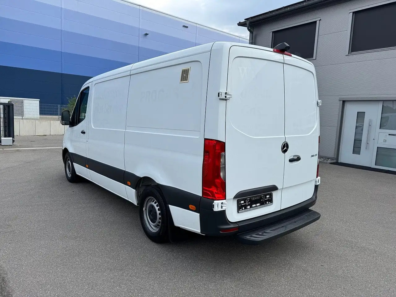 Mercedes-Benz Sprinter 316 CDI Flach Lang Klima MBUX - Furgon: 5 kép. Mercedes-Benz Sprinter 316 CDI Flach Lang Klima MBUX - Furgon: 5 kép.