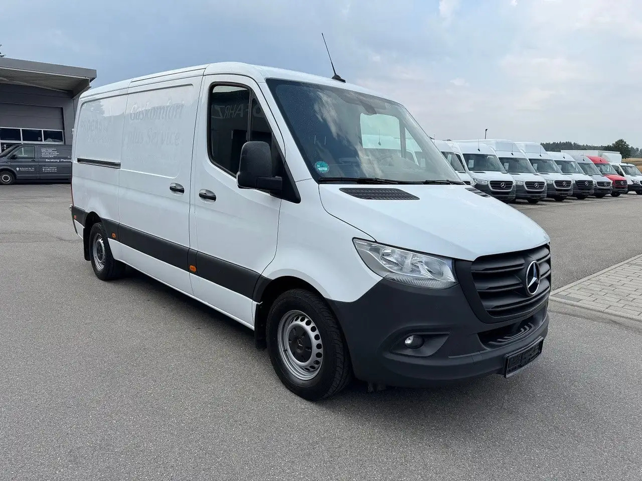Mercedes-Benz Sprinter 316 CDI Flach Lang Klima MBUX - Furgon: 2 kép. Mercedes-Benz Sprinter 316 CDI Flach Lang Klima MBUX - Furgon: 2 kép.