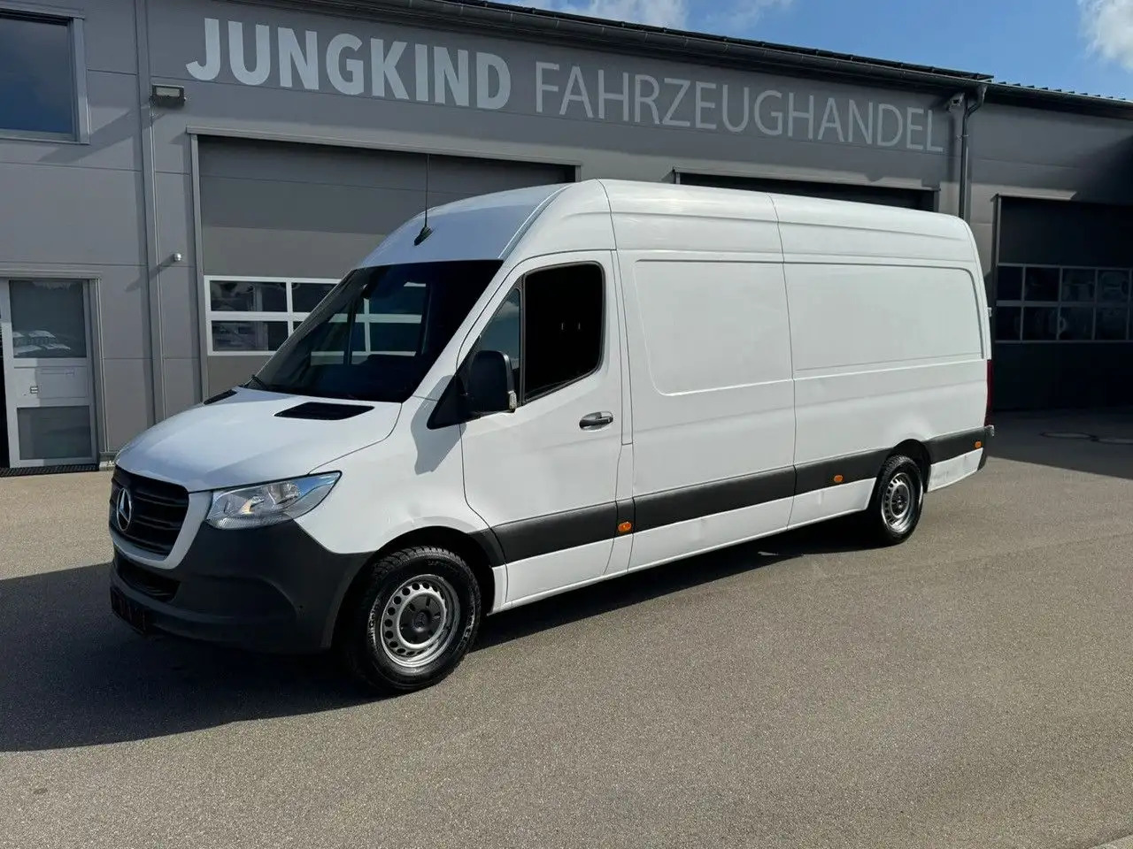 Mercedes-Benz Sprinter 316 CDI Maxi Lang Klima MBUX - Furgon: 2 kép. Mercedes-Benz Sprinter 316 CDI Maxi Lang Klima MBUX - Furgon: 2 kép.