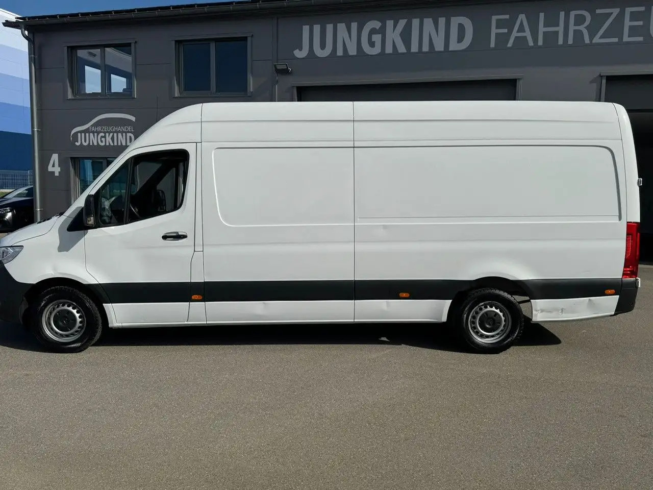 Mercedes-Benz Sprinter 316 CDI Maxi Lang Klima MBUX - Furgon: 3 kép. Mercedes-Benz Sprinter 316 CDI Maxi Lang Klima MBUX - Furgon: 3 kép.
