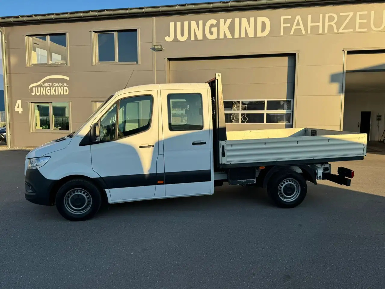 Mercedes-Benz Sprinter 317 CDI Lang DoKa Pritsche AHK 3,5t - Platós kisteherautó, Duplakabinos kisteherautó: 1 kép. Mercedes-Benz Sprinter 317 CDI Lang DoKa Pritsche AHK 3,5t - Platós kisteherautó, Duplakabinos kisteherautó: 1 kép.