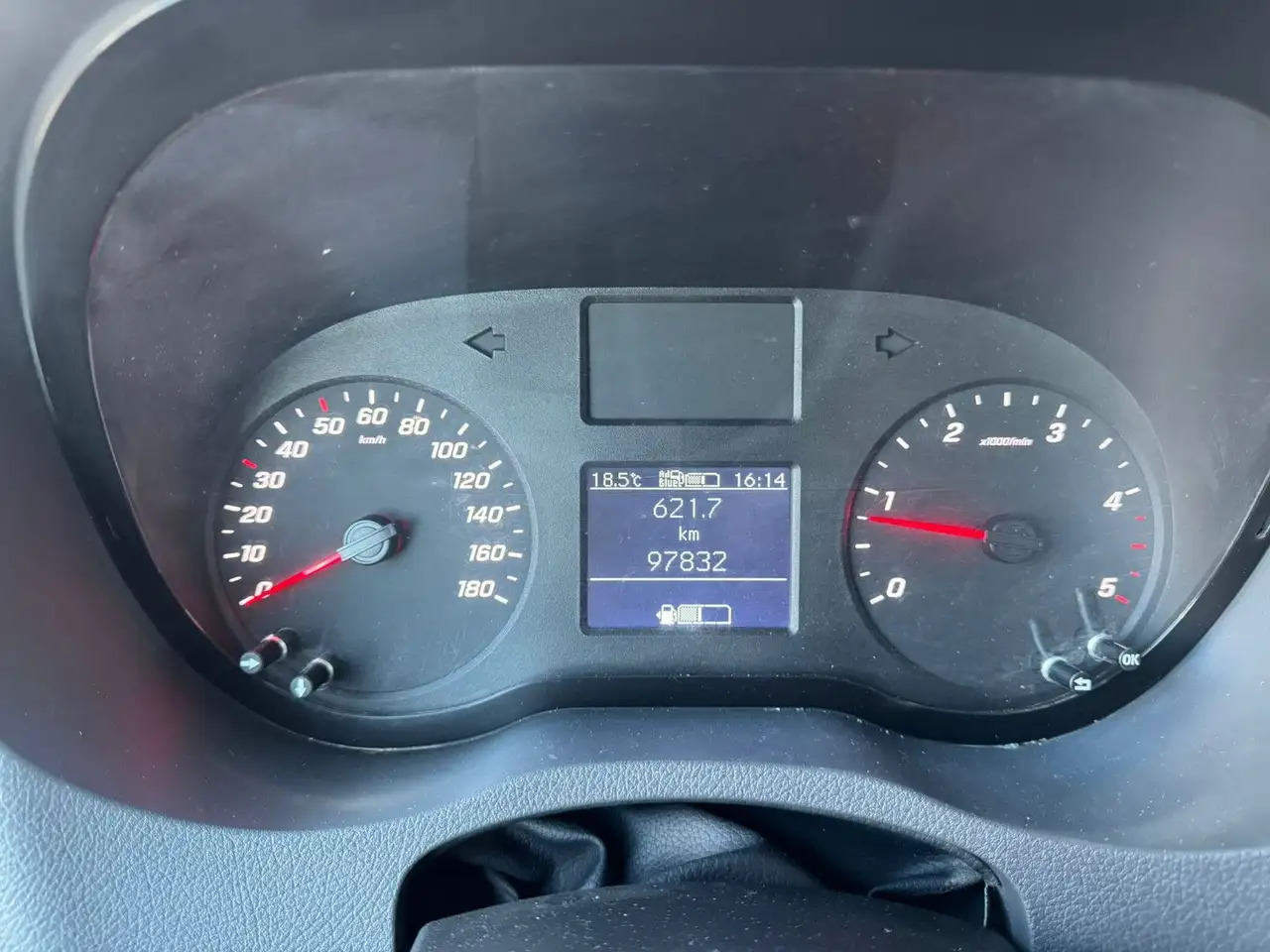 Mercedes-Benz Sprinter 317 CDI Lang DoKa Pritsche AHK 3,5t - Platós kisteherautó, Duplakabinos kisteherautó: 4 kép. Mercedes-Benz Sprinter 317 CDI Lang DoKa Pritsche AHK 3,5t - Platós kisteherautó, Duplakabinos kisteherautó: 4 kép.