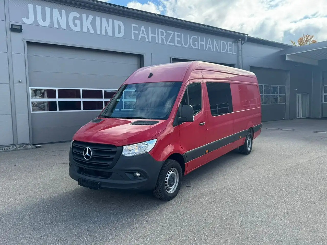 Mercedes-Benz Sprinter 317 CDI Maxi Lang Mixto AHK 3,5t MBUX - Furgon, Duplakabinos kisteherautó: 1 kép. Mercedes-Benz Sprinter 317 CDI Maxi Lang Mixto AHK 3,5t MBUX - Furgon, Duplakabinos kisteherautó: 1 kép.