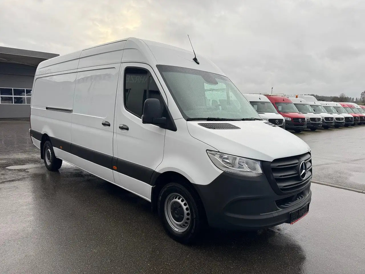 Mercedes-Benz Sprinter 317 Maxi Lang Klima MBUX 3,5t AHK - Furgon: 2 kép. Mercedes-Benz Sprinter 317 Maxi Lang Klima MBUX 3,5t AHK - Furgon: 2 kép.
