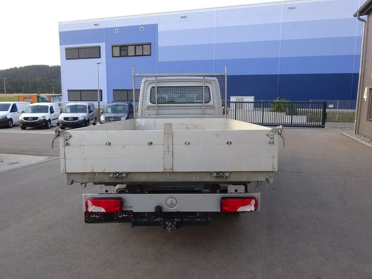 Mercedes-Benz Sprinter 319 CDI DoKa Maxi Kipper AHK 2,8t - Platós kisteherautó, Duplakabinos kisteherautó: 4 kép. Mercedes-Benz Sprinter 319 CDI DoKa Maxi Kipper AHK 2,8t - Platós kisteherautó, Duplakabinos kisteherautó: 4 kép.