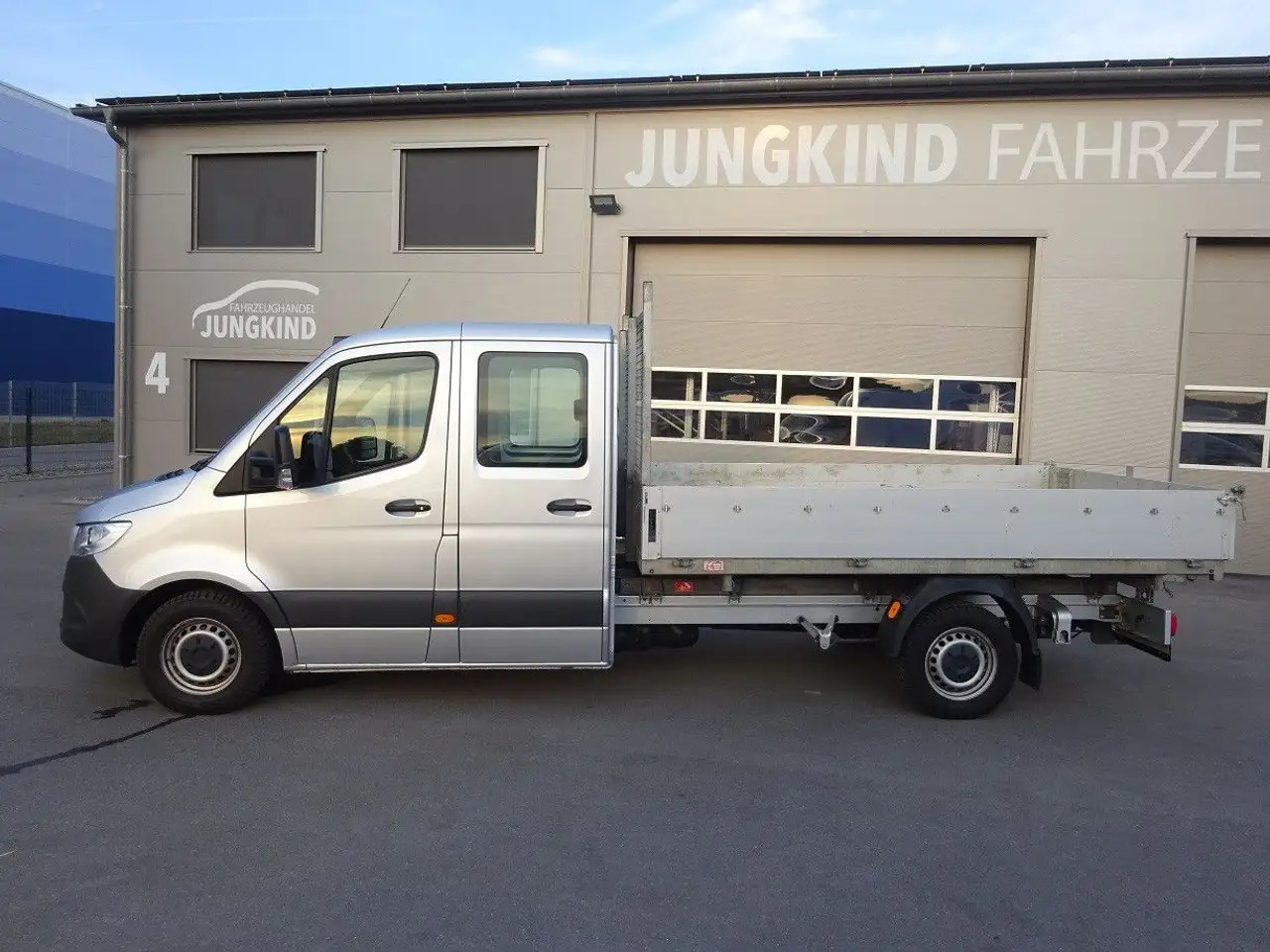 Mercedes-Benz Sprinter 319 CDI DoKa Maxi Kipper AHK 2,8t - Platós kisteherautó, Duplakabinos kisteherautó: 1 kép. Mercedes-Benz Sprinter 319 CDI DoKa Maxi Kipper AHK 2,8t - Platós kisteherautó, Duplakabinos kisteherautó: 1 kép.