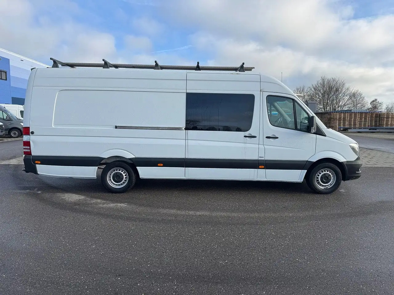 Mercedes-Benz Sprinter 319 CDI Maxi Lang XXL Extralang Mixto - Furgon, Duplakabinos kisteherautó: 4 kép. Mercedes-Benz Sprinter 319 CDI Maxi Lang XXL Extralang Mixto - Furgon, Duplakabinos kisteherautó: 4 kép.