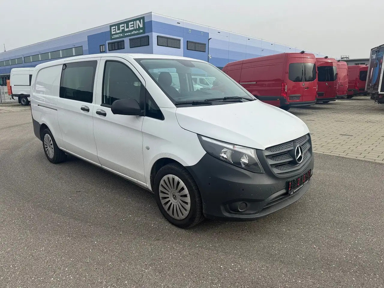 Mercedes-Benz Vito 116 CDI Lang Extralang Mixto Klima - Furgon: 2 kép. Mercedes-Benz Vito 116 CDI Lang Extralang Mixto Klima - Furgon: 2 kép.