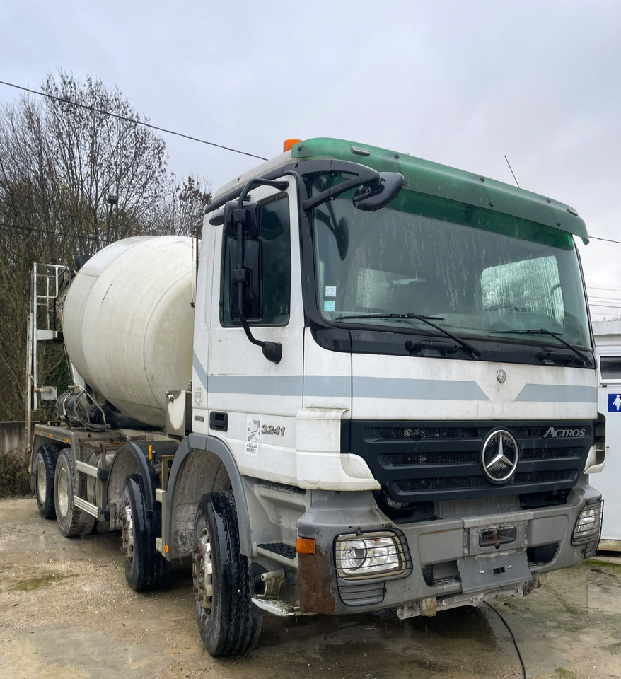 Mercedes Actros 3241 - Betonmixer: 1 kép. Mercedes Actros 3241 - Betonmixer: 1 kép.