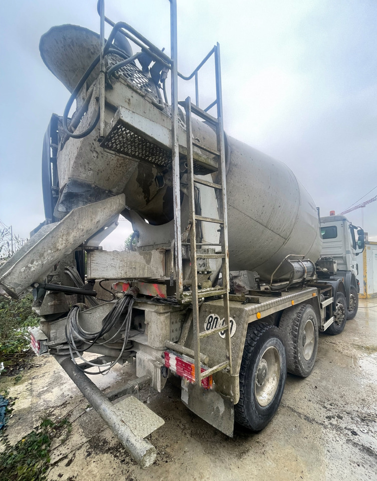 Mercedes Actros 3241 - Betonmixer: 3 kép. Mercedes Actros 3241 - Betonmixer: 3 kép.