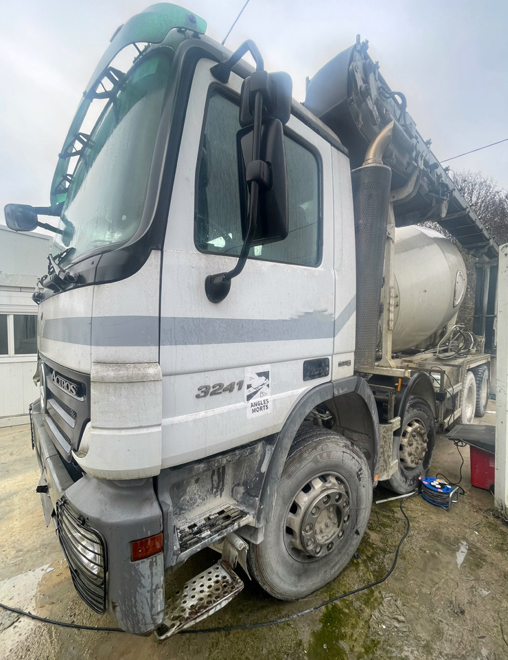 Mercedes Actros 3241 - Betonmixer: 4 kép. Mercedes Actros 3241 - Betonmixer: 4 kép.