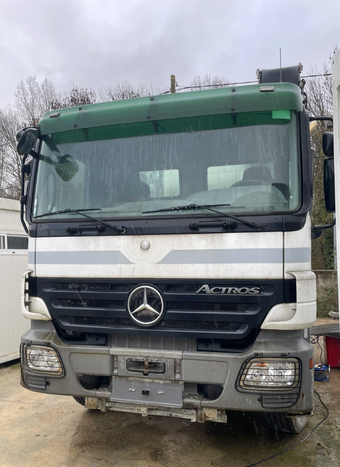 Mercedes Actros 3241 - Betonmixer: 2 kép. Mercedes Actros 3241 - Betonmixer: 2 kép.