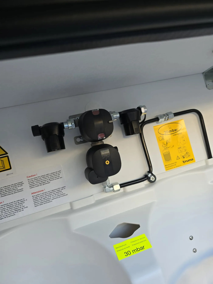 Lakókocsi Wohnwagen Fendt Bianco Activ 515 SKF volle Hütte: 14 kép. Lakókocsi Wohnwagen Fendt Bianco Activ 515 SKF volle Hütte: 14 kép.