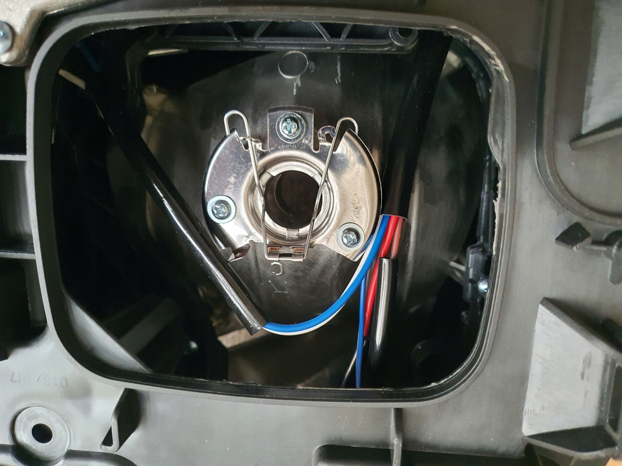 NOWY REFLEKTOR VOLVO FH4 PRAWY - Fényszóró - Teherautó: 5 kép. NOWY REFLEKTOR VOLVO FH4 PRAWY - Fényszóró - Teherautó: 5 kép.