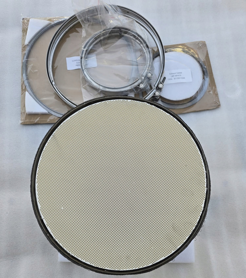 Nowy Wkład DPF MAN TGX Euro 6 + Zestaw uszczelek - Kipufogórendszer - Teherautó: 3 kép. Nowy Wkład DPF MAN TGX Euro 6 + Zestaw uszczelek - Kipufogórendszer - Teherautó: 3 kép.