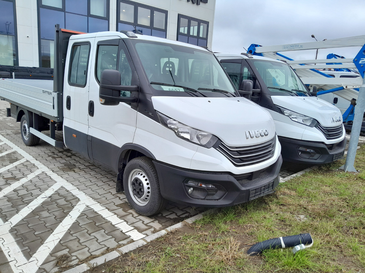Iveco Daila 35 Daily C 18 H 3450 - Platós kisteherautó: 1 kép. Iveco Daila 35 Daily C 18 H 3450 - Platós kisteherautó: 1 kép.