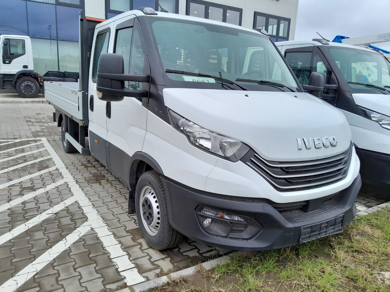 Iveco Daila 35 Daily C 18 H 3450 - Platós kisteherautó: 5 kép. Iveco Daila 35 Daily C 18 H 3450 - Platós kisteherautó: 5 kép.